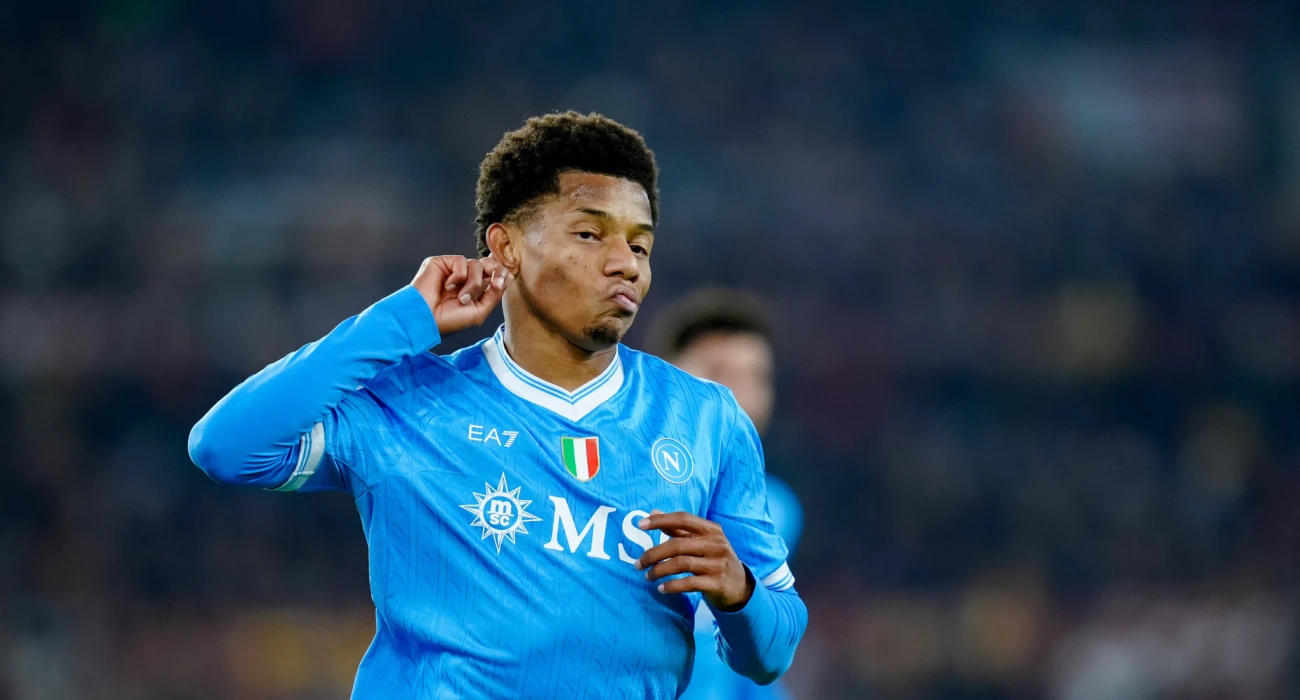 &Nu;ά&pi;&omicron;&lambda;&iota; &ndash; &Mu;&pi;&omicron;&lambda;ό&nu;&iota;&alpha; 2-0: &Mu;&epsilon; &pi;&rho;&omega;&tau;&alpha;&gamma;&omega;&nu;&iota;&sigma;&tau;ή &tau;&omicron;&nu; &Nu;έ&rho;&epsilon;&sigmaf; &omicron;&iota; &laquo;&Pi;&alpha;&rho;&tau;&epsilon;&nu;&omicron;&pi;έ&iota;&raquo; &sigma;ή&kappa;&omega;&sigma;&alpha;&nu; &kappa;&alpha;&iota; &tau;&omicron; Super Coppa &Iota;&tau;&alpha;&lambda;ί&alpha;&sigmaf;