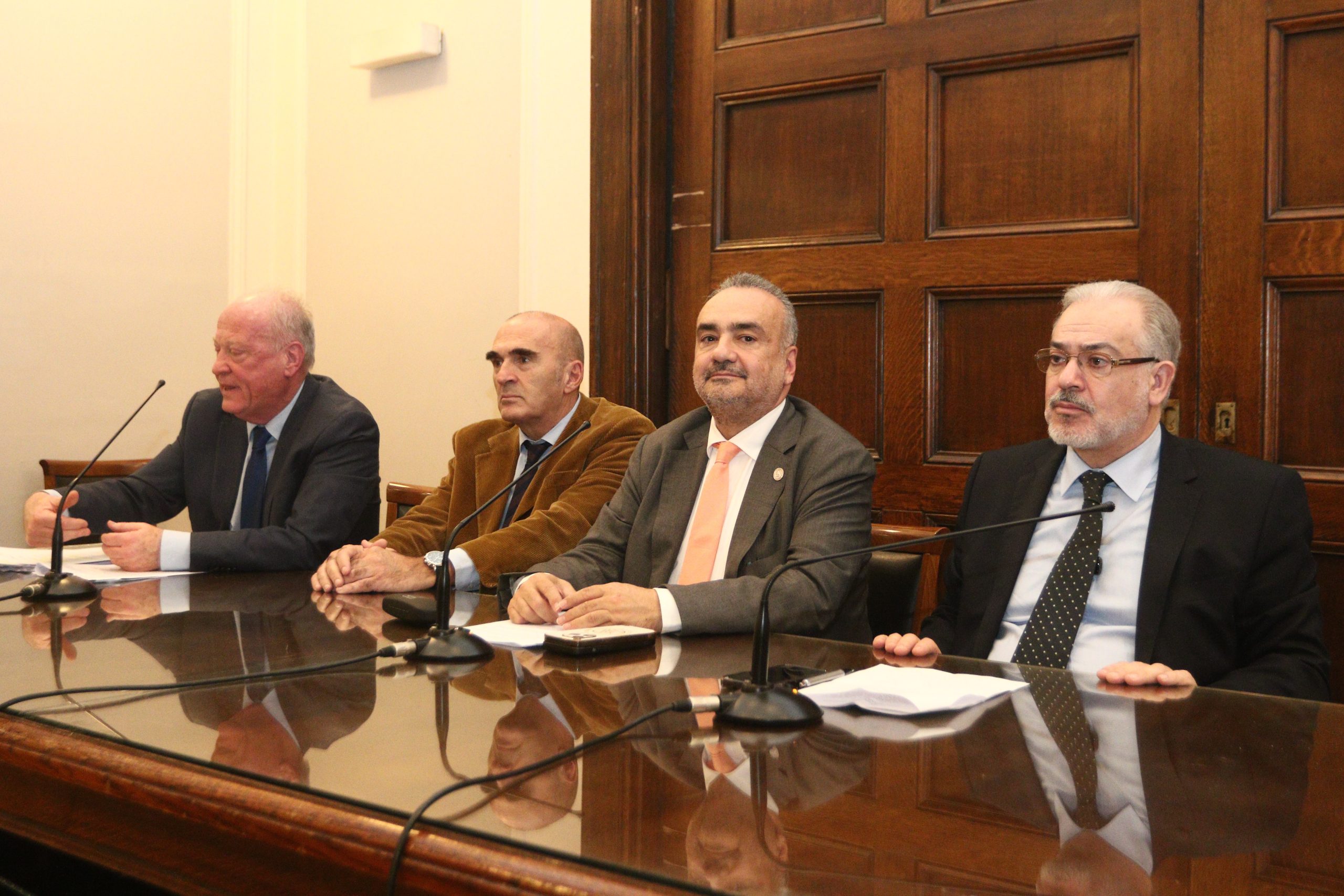 &Pi;&rho;ό&epsilon;&delta;&rho;&omicron;&iota; &Delta;&iota;&kappa;&eta;&gamma;&omicron;&rho;&iota;&kappa;ώ&nu; &Sigma;&upsilon;&lambda;&lambda;ό&gamma;&omega;&nu;: &laquo;Ό&chi;&iota;&raquo; &sigma;&tau;&eta;&nu; &alpha;&nu;&tau;&iota;&kappa;&alpha;&tau;ά&sigma;&tau;&alpha;&sigma;&eta; &tau;&omega;&nu; &delta;&iota;&kappa;&eta;&gamma;ό&rho;&omega;&nu; &mu;&epsilon; &delta;&iota;&kappa;&alpha;&sigma;&tau;έ&sigmaf; &sigma;&tau;&alpha; &Pi;&epsilon;&iota;&theta;&alpha;&rho;&chi;&iota;&kappa;ά &Sigma;&upsilon;&mu;&beta;&omicron;ύ&lambda;&iota;&alpha;