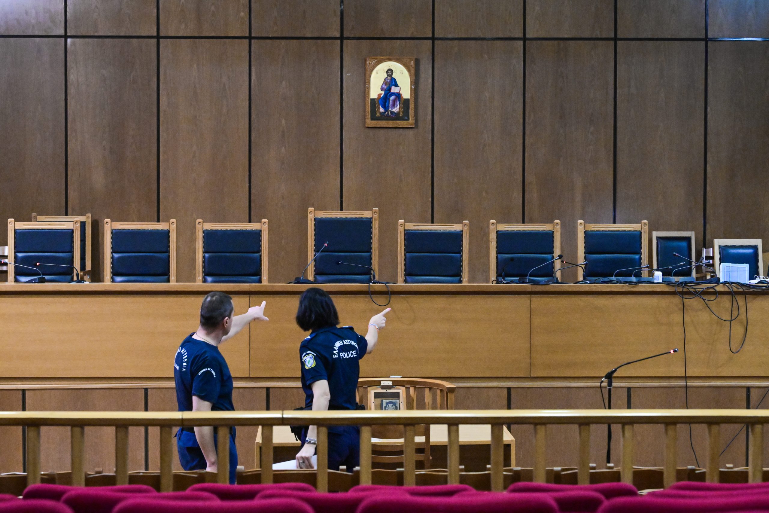 &Delta;ί&kappa;&eta; &Chi;&rho;&upsilon;&sigma;ή&sigmaf; &Alpha;&upsilon;&gamma;ή&sigmaf;: &Eta; ώ&rho;&alpha; &tau;&eta;&sigmaf; &Epsilon;&iota;&sigma;&alpha;&gamma;&gamma;&epsilon;&lambda;έ&omega;&sigmaf; &sigma;ή&mu;&epsilon;&rho;&alpha; - &Tau;&omicron; &mu;&epsilon;&gamma;ά&lambda;&omicron; &delta;&iota;&alpha;&kappa;ύ&beta;&epsilon;&upsilon;&mu;&alpha;