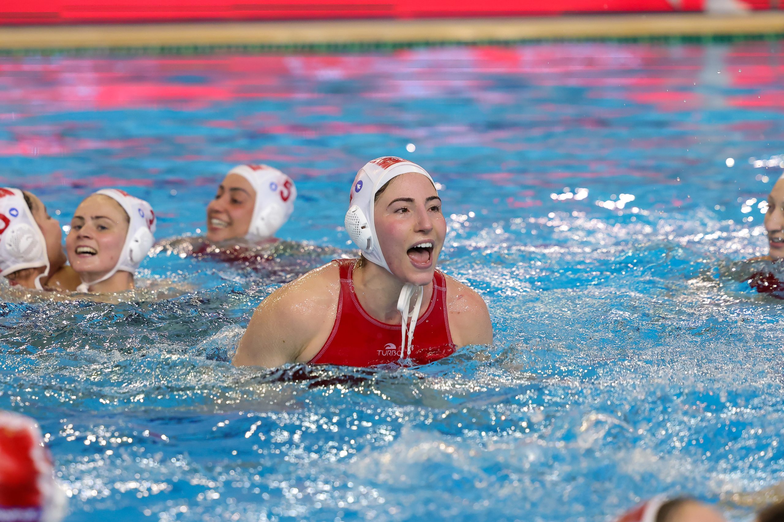 &Epsilon;&lambda;&epsilon;&upsilon;&theta;&epsilon;&rho;ί&alpha; &Pi;&lambda;&epsilon;&upsilon;&rho;ί&tau;&omicron;&upsilon;: &Eta;&gamma;έ&tau;&eta;&sigmaf; &alpha;&pi;ό &kappa;&omicron;ύ&nu;&iota;&alpha;