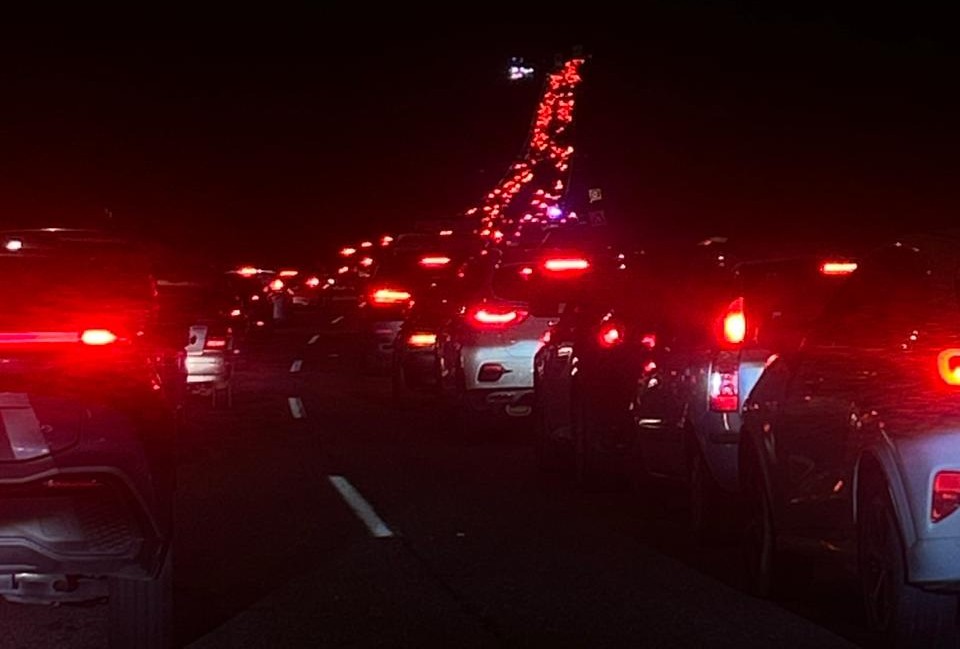 Μεγάλη ταλαιπωρία για όσους επιστρέφουν: Ουρές δεκάδων χιλιομέτρων στις Εθνικές Οδούς