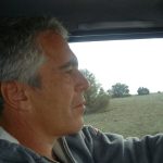 Τζέφρι Έπσταϊν: Βίντεο από τις φυλακές και νέα στοιχεία φέρνουν ανατροπές – Η «πορτοκαλί σκιά» και το πιθανό σχέδιο δολοφονίας