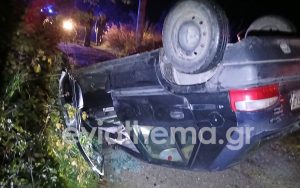 Θανατηφόρο τροχαίο στην Εύβοια: Αυτοκίνητο προσέκρουσε σε κολώνα και κατέληξε σε χωράφι