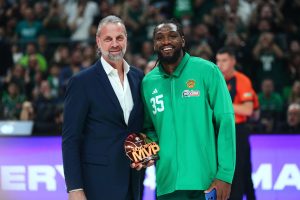 Δια χειρός Αλβέρτη το βραβείο MVP Νοεμβρίου στον Κένεθ Φαρίντ (vid)