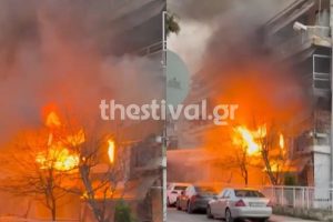 Θεσσαλονίκη: Μεγάλη φωτιά σε διαμέρισμα στην Καλαμαριά – Eκτεταμένες υλικές ζημιές