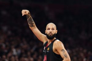 Εβάν Φουρνιέ: «Ένιωσα ξανά ζωντανός στον Ολυμπιακό – Θέλω να τελειώσω την καριέρα μου εδώ»