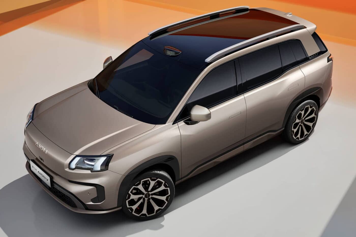 Aion V: E&nu;&alpha; &pi;&lambda;ή&rho;&omega;&sigmaf; &eta;&lambda;&epsilon;&kappa;&tau;&rho;&iota;&kappa;ό SUV &mu;&epsilon; &alpha;&upsilon;&tau;&omicron;&nu;&omicron;&mu;ί&alpha; 510 &chi;&lambda;&mu;