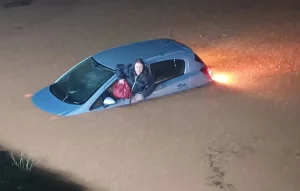 Κακοκαιρία Byron: Eντολή εκκένωσης υπογείων και ισογείων σε Μάνδρα και Μέγαρα