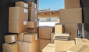 Τέλος στα φθηνά δέματα από Κίνα: Έρχεται «καπέλο» 3 ευρώ ανά κατηγορία προϊόντος