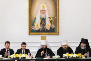 Παρασύναξη στα Εμιράτα για ρήξη με το Φανάρι