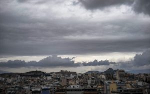 Τίτλος: Δευτέρα με τοπικές βροχές, καιρική ανάσα μετά – Η πρόγνωση από την Ελίνα Καρέτσου