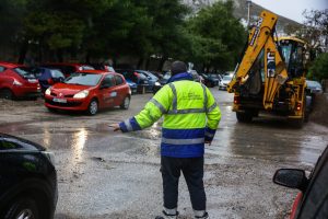 Κακκαιρία Byron: Νεότερες κυκλοφοριακές ρυθμίσεις στην Αττική  – Άνοιξε η αριστερή λωρίδα στην Αθηνών – Κορίνθου