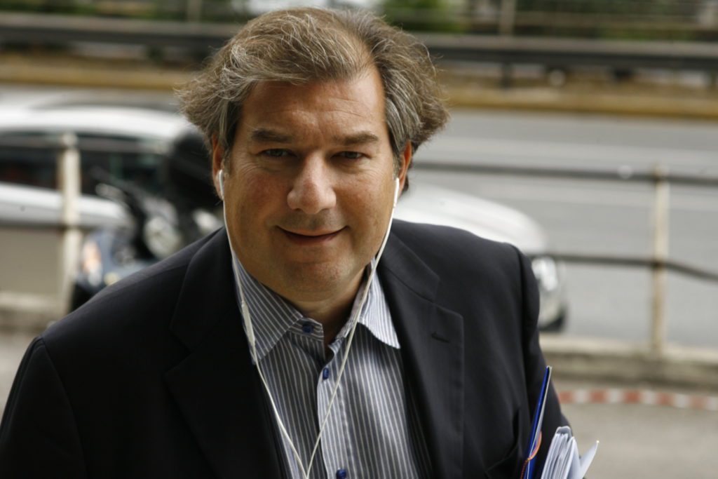 «Η γερόντισσα από τη Συρία και η αστρολόγος από το Χάρβαρντ»: Ο Ν. Καραχάλιος, η Μ. Καρυστιανού και το «ως εδώ πια»