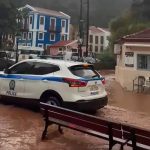 Κακοκαιρία Byron: Πλημμύρισαν σπίτια και καταστήματα στο Καστελλόριζο – Σοκάκια και λιμάνι έγιναν λιμνοθάλασσα λάσπης