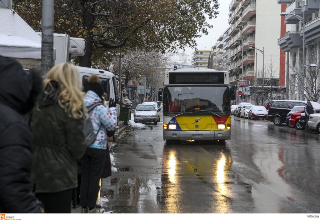 Για ποια λεωφορεία καταργούνται τα χάρτινα εισιτήρια από την 1η Ιανουαρίου 2026