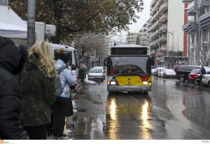 Για ποια λεωφορεία καταργούνται τα χάρτινα εισιτήρια από την 1η Ιανουαρίου 2026