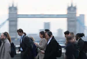 Αντίστροφη μετανάστευση: Οι Πολωνοί εγκαταλείπουν μαζικά το Ηνωμένο Βασίλειο