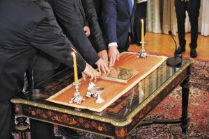 Αυτοδυναμία ή συνεργασίες; Το δίλημμα επιστρέφει