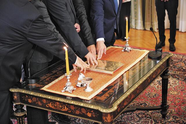 Αυτοδυναμία ή συνεργασίες; Το δίλημμα επιστρέφει