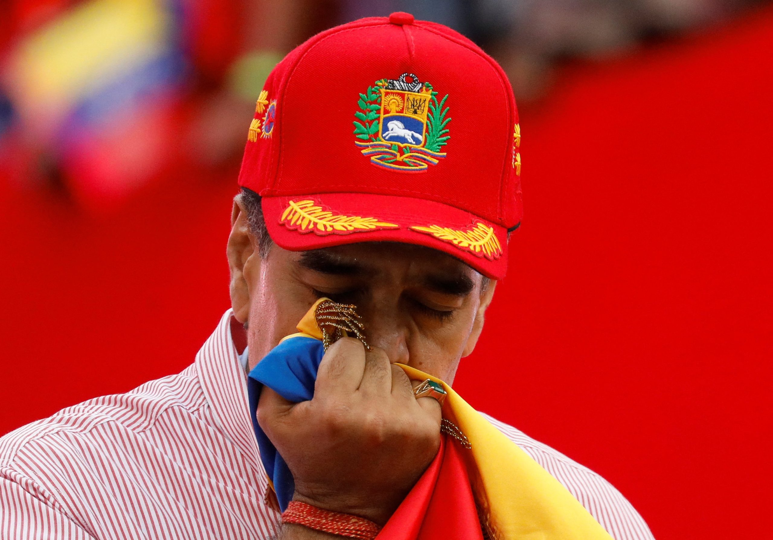 Υπό καθεστώς τρόμου ο Μαδούρο – Δεν κοιμάται ποτέ στο ίδιο κρεβάτι, χρησιμοποιεί μη ανιχνεύσιμα κινητά