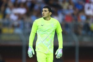 Νέο ενδιαφέρον για Μανδά: Η Τζένοα «τσεκάρει» τον Έλληνα τερματοφύλακα