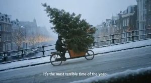 Σφοδρή κριτική για χριστουγεννιάτικη διαφήμιση με ΑΙ των McDonald’s – Αποσύρθηκε λόγω των αντιδράσεων