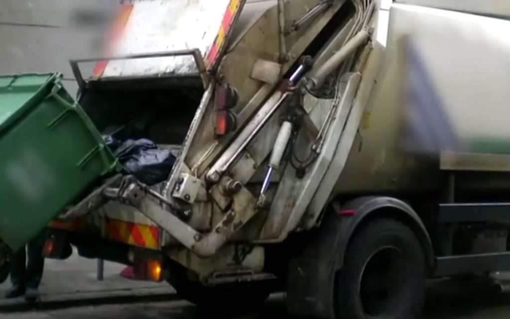 Συγκλονίζει υπάλληλος καθαριότητας που δέχθηκε άγρια επίθεση – «Θα μπορούσαν να με είχαν σκοτώσει»