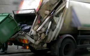 Συγκλονίζει υπάλληλος καθαριότητας που δέχθηκε άγρια επίθεση – «Θα μπορούσαν να με είχαν σκοτώσει»