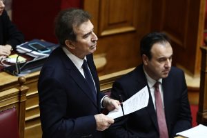 Μ. Χρυσοχοΐδης: Δεν τραυματίστηκαν αγρότες στα μπλόκα, αστυνομικοί τραυματίστηκαν