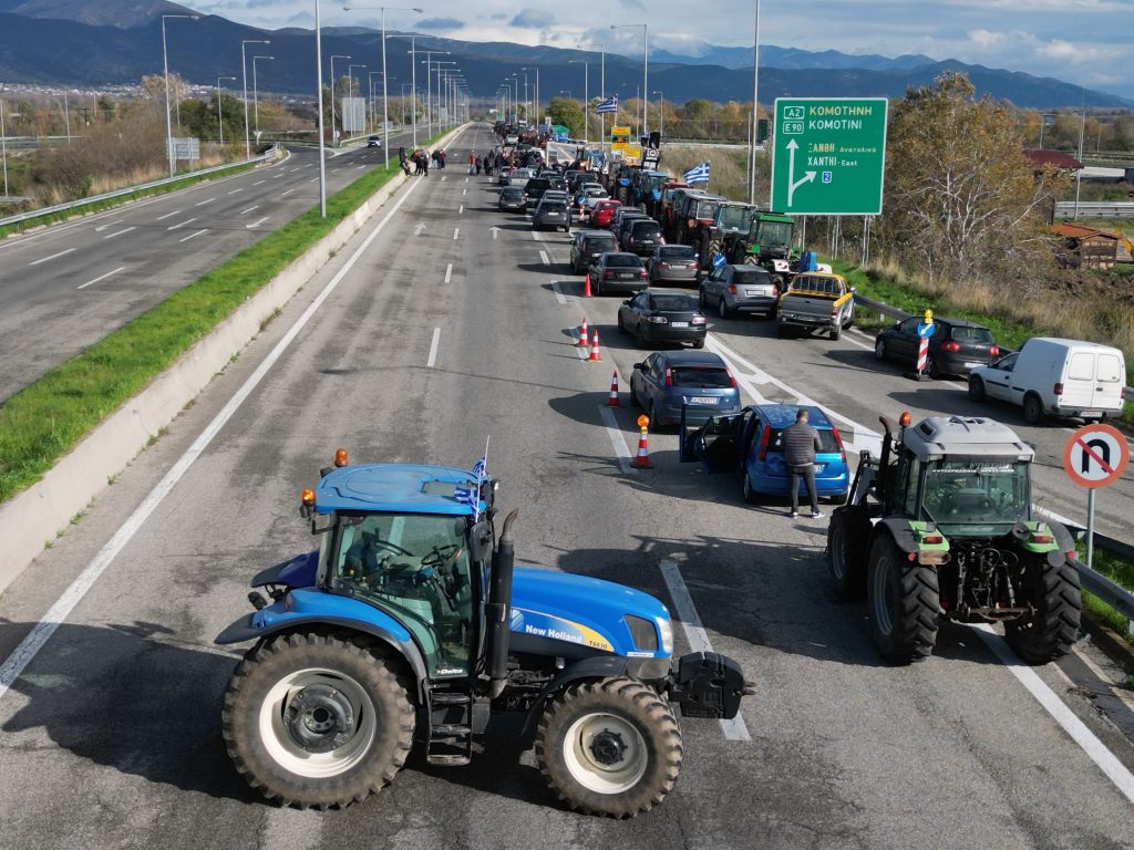 Αγρότες: Πληρωμές 3,8 δισ. ευρώ το 2025 μέσω ΟΠΕΚΕΠΕ, Κρατικού Προϋπολογισμού και ΕΛΓΑ