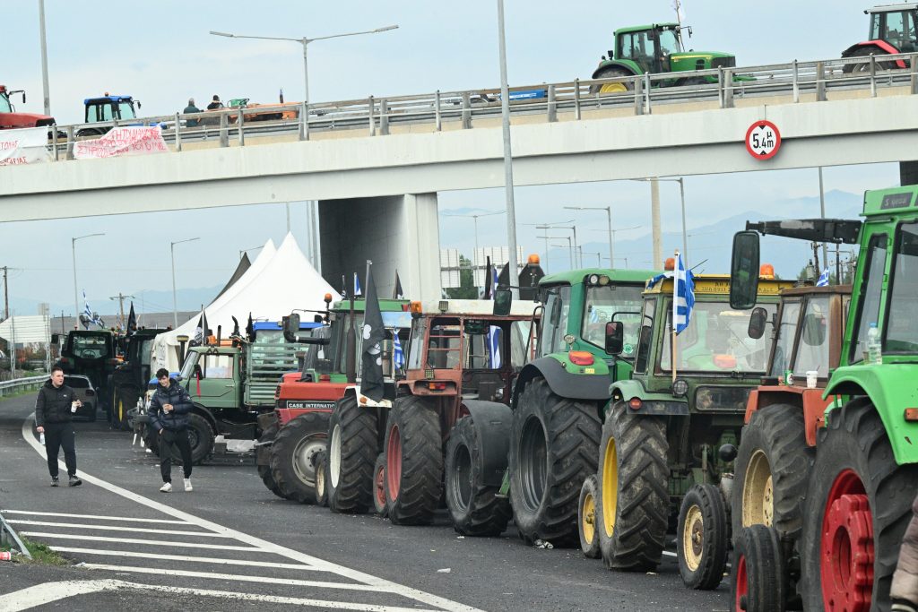 μπλόκα αγροτών σε όλη την χώρα