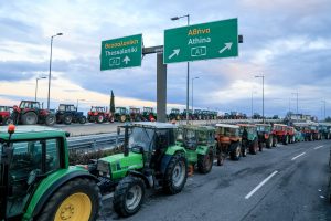 «Σφίγγει» ο κλοιός των αγροτικών κινητοποιήσεων – Ο «χάρτης» των μπλόκων