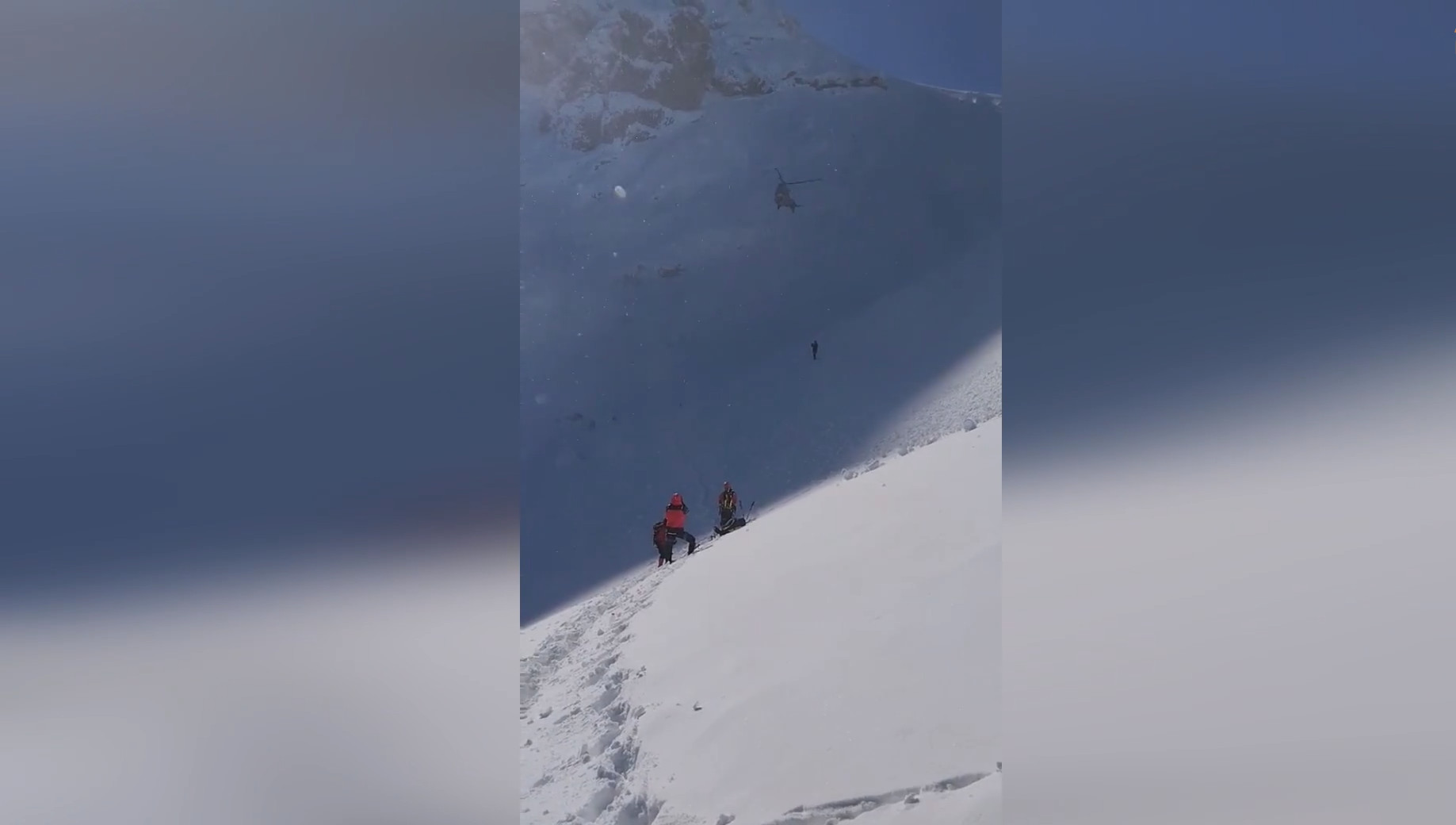 &Beta;&alpha;&rho;&delta;&omicron;ύ&sigma;&iota;&alpha;: &Epsilon;&psi;&alpha;&chi;&nu;&epsilon; &tau;&omicron;&nu; &nu;&epsilon;&kappa;&rho;ό &gamma;&iota;&omicron; &tau;&omicron;&upsilon; &gamma;&iota;&alpha; &nu;&alpha; &tau;&omicron;&upsilon; &pi;&epsilon;&iota; ό&tau;&iota; &pi;έ&theta;&alpha;&nu;&epsilon; &omicron; &pi;&alpha;&pi;&pi;&omicron;ύ&sigmaf; &tau;&omicron;&upsilon; - &Tau;&rho;&alpha;&gamma;&omega;&delta;ί&alpha; &sigma;&epsilon; ύ&psi;&omicron;&sigmaf; 2.000 &mu;έ&tau;&rho;&omega;&nu;