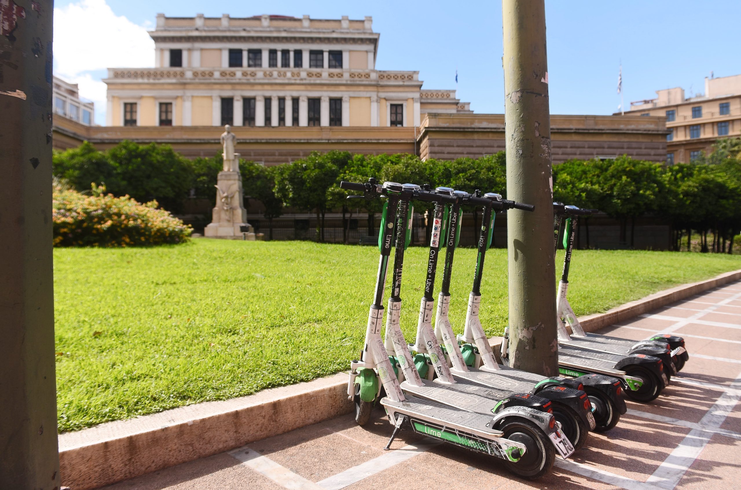 &Eta;&lambda;&epsilon;&kappa;&tau;&rho;&iota;&kappa;ά &pi;&alpha;&tau;ί&nu;&iota;&alpha;: &Alpha;&nu;&alpha;&gamma;&kappa;&alpha;ί&alpha; &lambda;ύ&sigma;&eta; ή &pi;&epsilon;&rho;&iota;&sigma;&sigma;ό&tau;&epsilon;&rho;&omicron; &chi;ά&omicron;&sigmaf;;