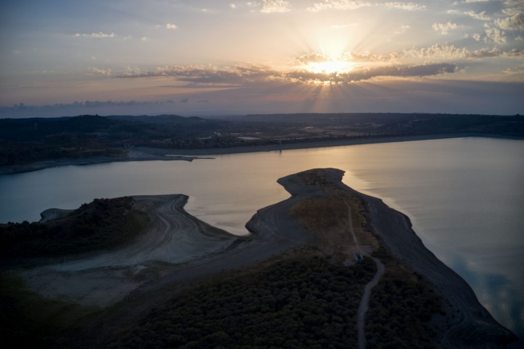 Υπερχείλισε ο Πηνειός στα αναχώματα Βαλομανδρίου και Ρογκίων (φωτογραφίες)