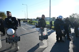 «Ούτε έχουμε, ούτε ρίξαμε πλαστικές σφαίρες σε αγρότες»: Η ΕΛ.ΑΣ απαντά σε δημοσιεύματα