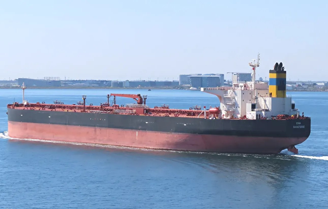 Στα 100 χλμ από την Κρήτη τα ουκρανικά drones που χτύπησαν το ρωσικό τάνκερ – Ερωτηματικά για την επίθεση