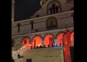 Δούκας για το rave παρτι στα σκαλιά της εκκλησίας: Γίνεται για τέραρτη συνεχόμενη χρονιά – Πάνε να χαλάσουν το εορταστικό κλίμα