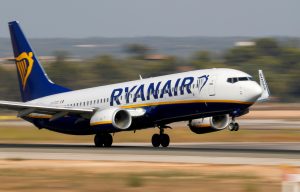 Πρόστιμο ρεκόρ 255 εκατ. ευρώ στη Ryanair