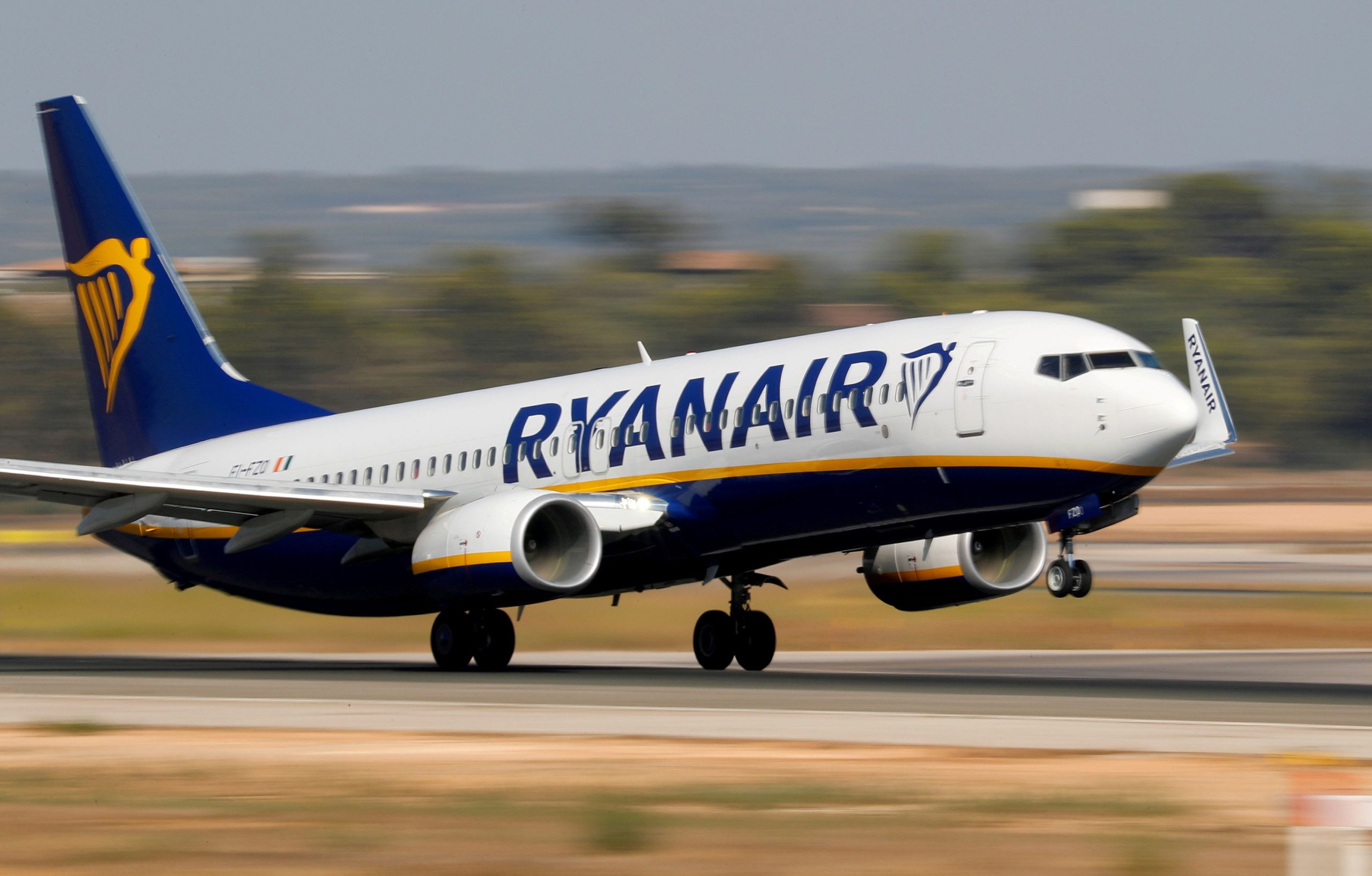 Πρόστιμο ρεκόρ 255 εκατ. ευρώ στη Ryanair