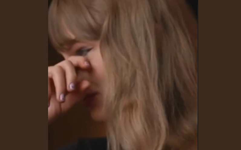 Συγκλονιστική Τέιλορ Σουίφτ: Δάκρυα για τα τρία κοριτσάκια που χάθηκαν – Η ιστορία που δεν γνώριζε κανείς