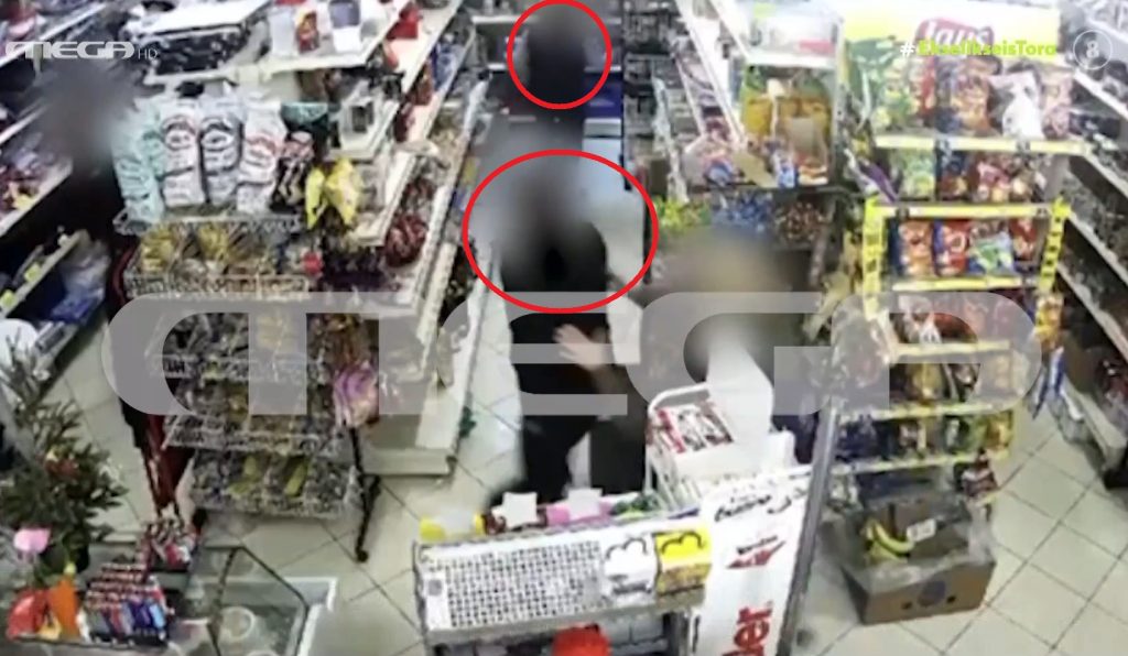 Άγρια επίθεση σε 50χρονη στη Θάσο – Βίντεο ντοκουμέντο από την προσπάθεια της γυναίκας να κρυφτεί