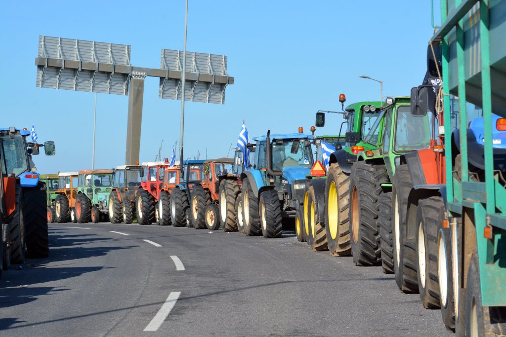 Η κατάσταση στα μπλόκα μέχρι τις 3 Ιανουαρίου: Οι δυσκολίες στην κυκλοφορία και η Κυριακή «κοντή γιορτή»