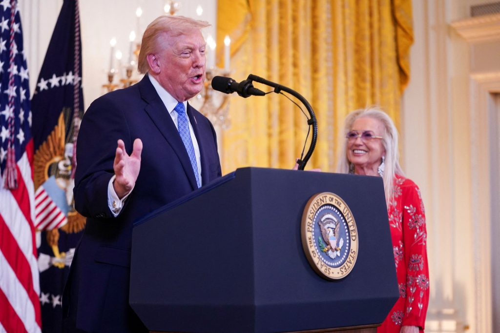 Τρομοκρατική επίθεση στο Σίδνεϊ: Ο Τραμπ καλεί τον κόσμο να πάρει τα όπλα