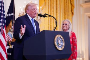 Τρομοκρατική επίθεση στο Σίδνεϊ: Ο Τραμπ καλεί τον κόσμο να πάρει τα όπλα