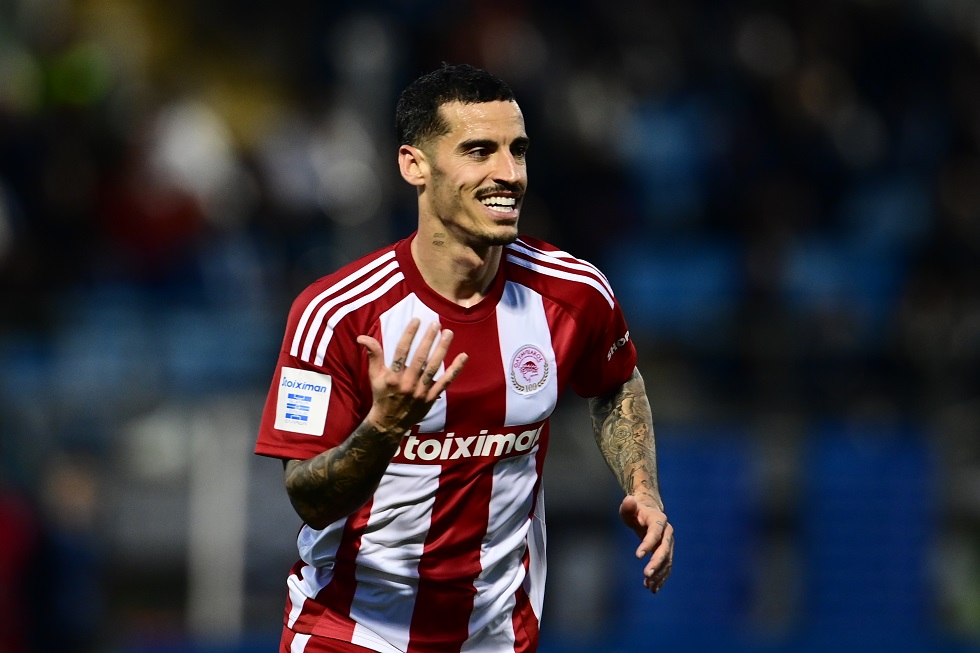 Επικό βίντεο: Η κόρη του Τσικίνιο τραγουδάει τον ύμνο του Ολυμπιακού (vid)