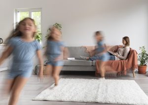 Ένας στους τέσσερις Έλληνες ζει σε σπίτι με συνθήκες συνωστισμού