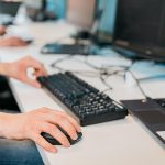 Οι Έλληνες εργάζονται 177 ημέρες το χρόνο για φόρους και εισφορές – Δείτε πόσο πληρώνει η κάθε οικογένεια