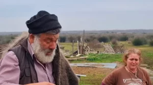 Αγρότης σπάραξε αποχαιρετώντας τα 450 πρόβατά του λόγω ευλογιάς – «Είμαι καθαρός από αυτό το φονικό, εγώ τα φύλαξα…»