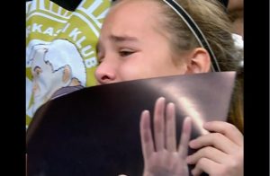 Έντονη συγκίνηση στη «Belgrade Arena»: Δάκρυσαν για τον Ομπράντοβιτς οι οπαδοί της Παρτιζάν (βίντεο)